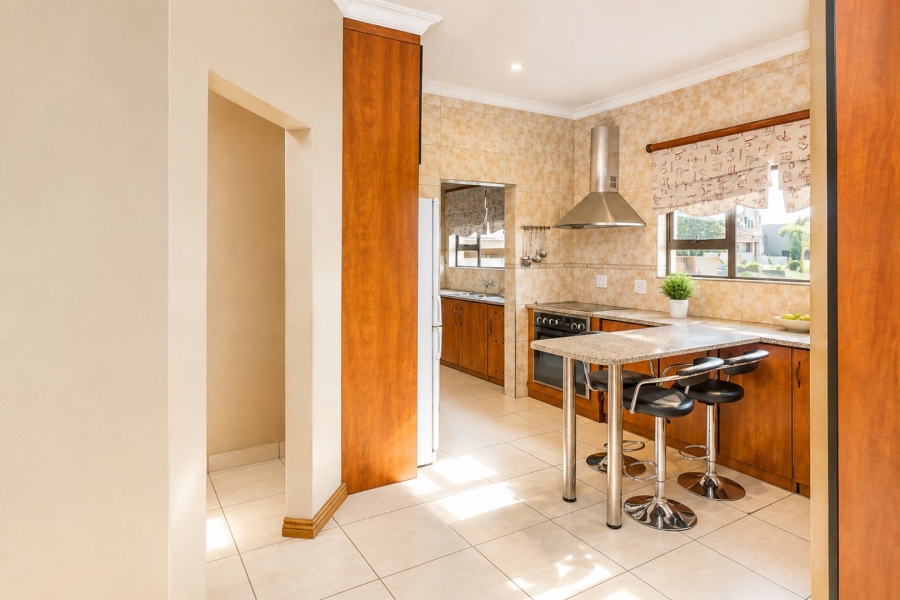 4 Bedroom Property for Sale in Kosmos Ridge North West